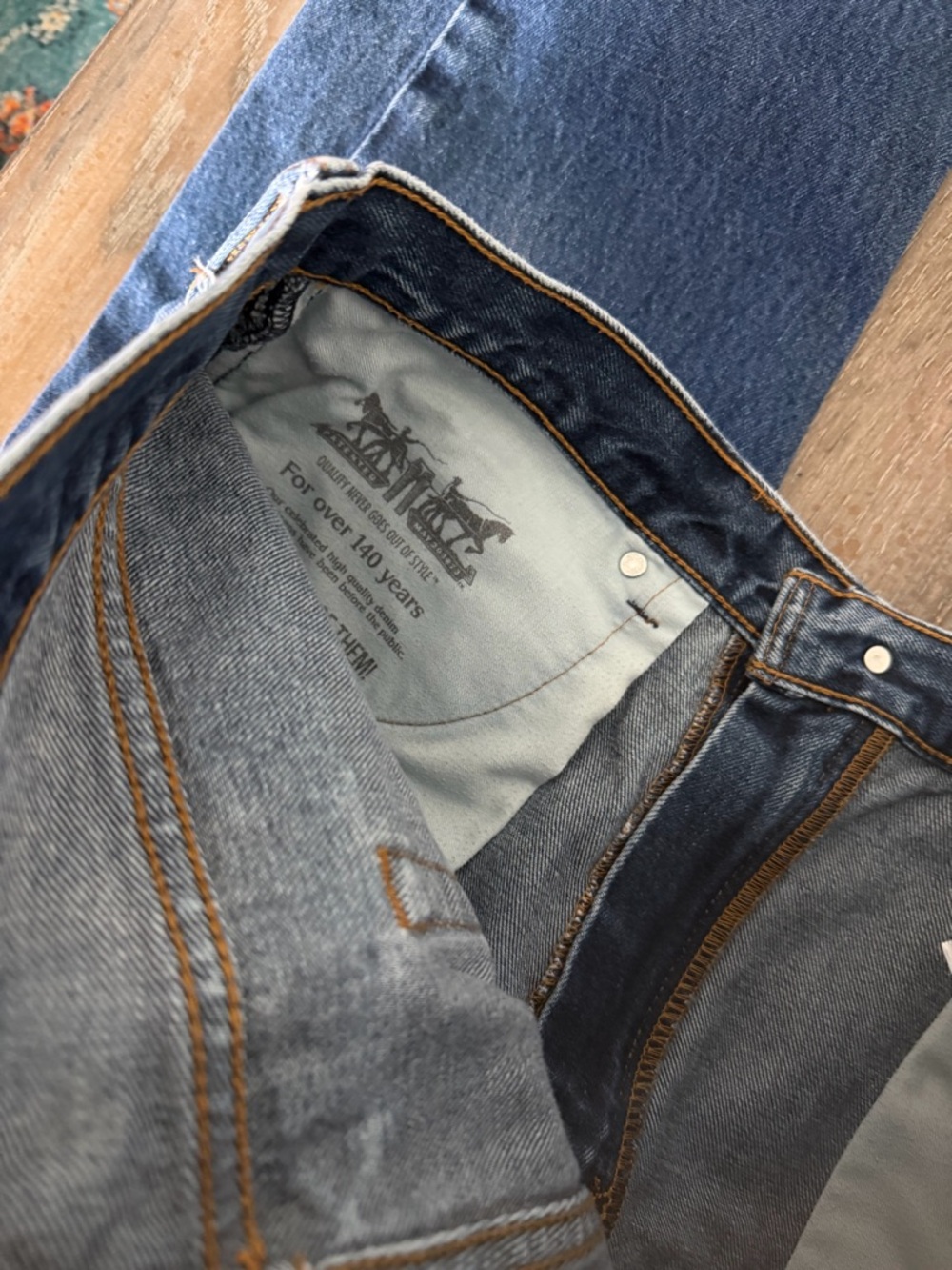 Levi's Classic 505 Medium Wash Jeans - Picture 8 of 11